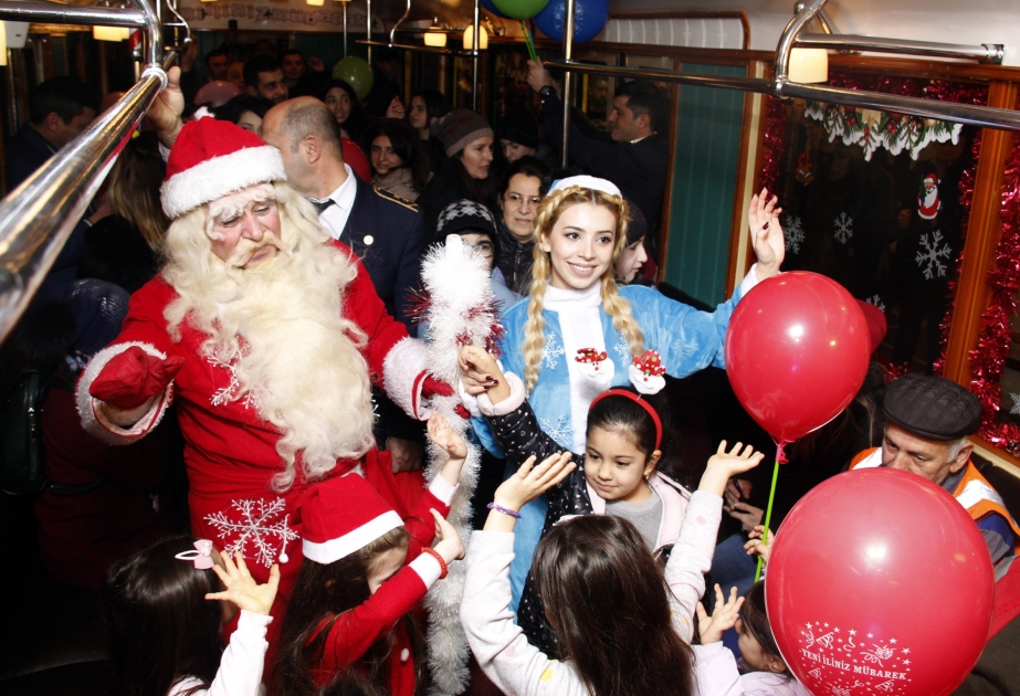 Bakı metropoliteni Yeni il münasibətilə uşaqları sevindirib