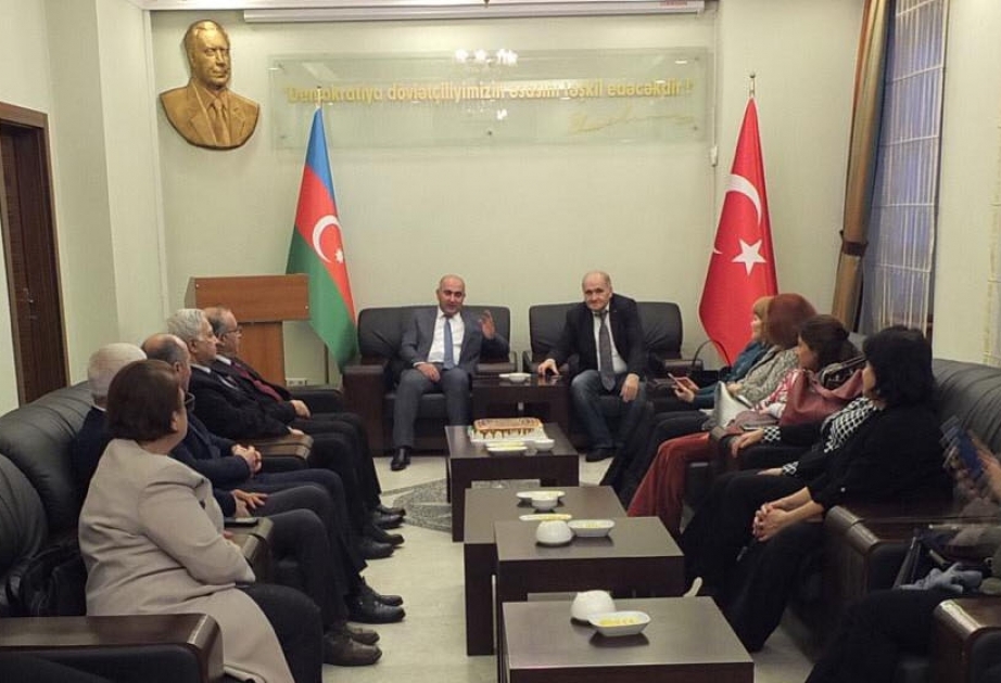 Dünya Azərbaycanlılarının Həmrəylik Günü hər bir azərbaycanlı üçün iftixar mənbəyidir