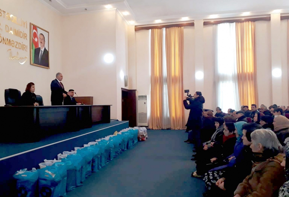 Samuxda 400-dən çox imtiyazlı və aztəminatlı ailəyə bayram sovqatı paylanılıb