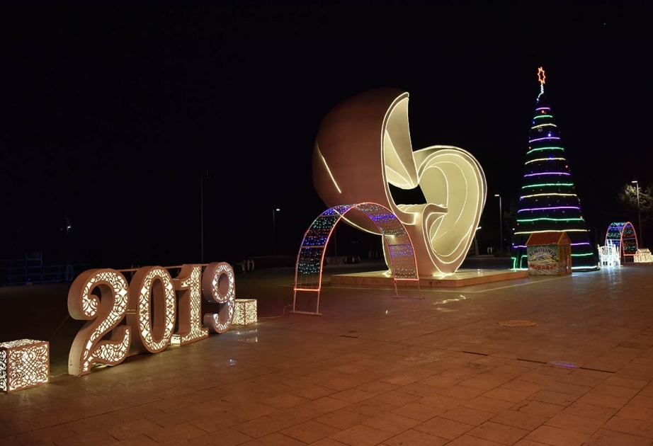 Sumqayıtlılar böyük ümidlə 2019-cu ilin zəfərlər ili olacağına inanır FOTOREPORTAJ