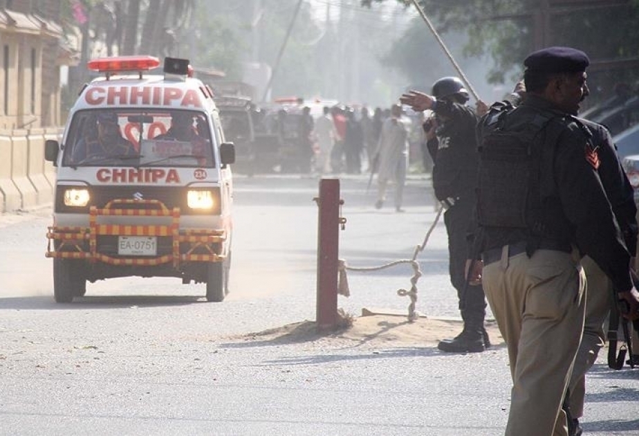 Attack on military center kills 4 Pakistani soldiers