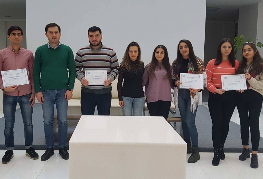 “Vikipediya” Metodik Mərkəzinin könüllü tərcüməçiləri təltif olunublar