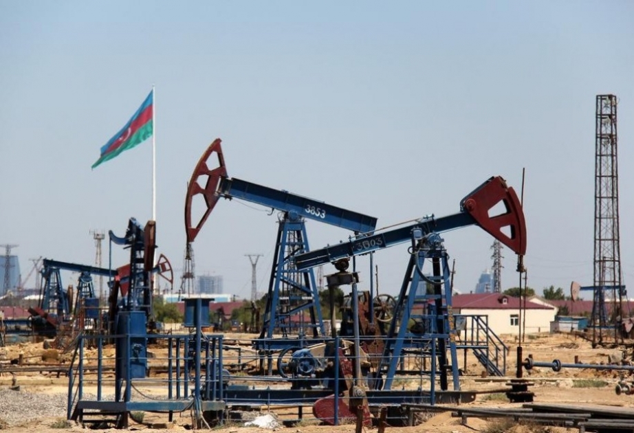 “Azeri Light” neftinin bir barrelinin qiyməti 2 dollara yaxın bahalaşıb