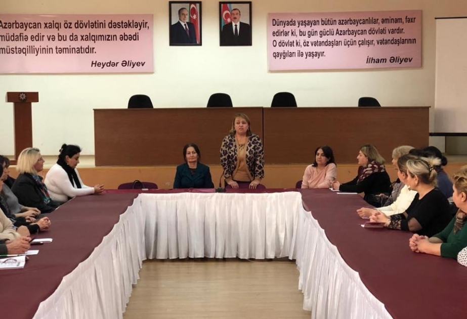 Xarici dil müəllimləri üçün seminarlar təşkil edilib