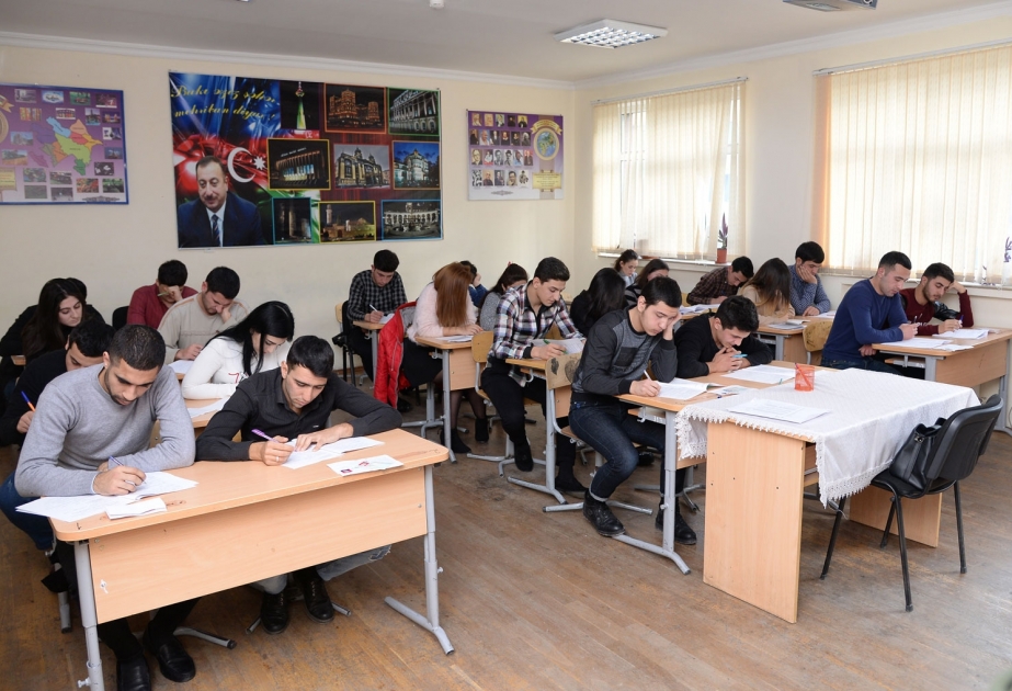 Eksternat imtahanlarında 102 nəfər iştirak edib