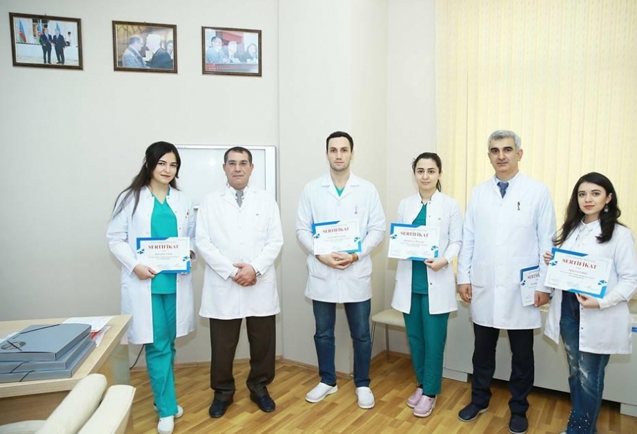 "Təməl cərrahi laparoskopik bacarıqlar" kursunun iştirakçılarına sertifikatlar verilib