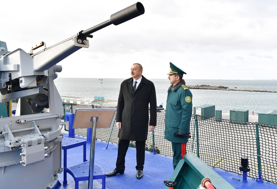 Ilham Aliyev,líder azerbaiyano se familiarizó con la nueva nave de patrulla fronteriza ¨Tufán¨