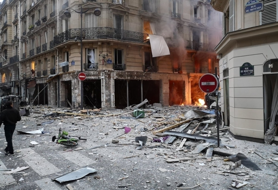 Paris : forte explosion dans une boulangerie VIDEO