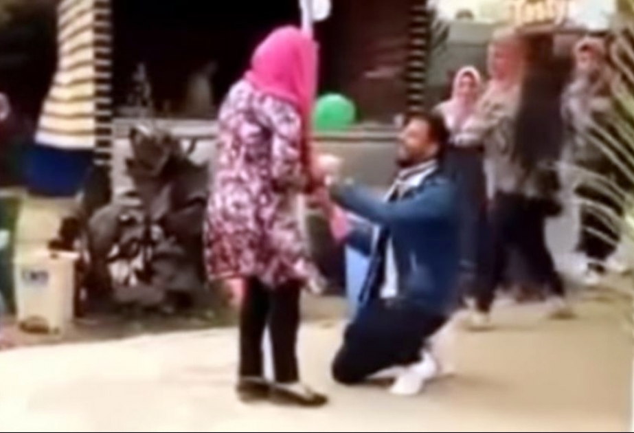 В Египте студентка отчислена из университета за объятия с женихом