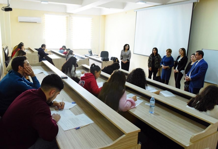 Valideynlər ADU-da imtahan prosesini izləyiblər