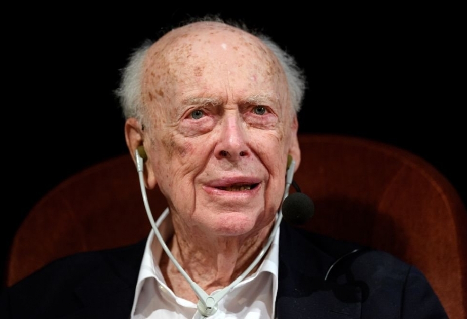 ABŞ-dan olan Nobel mükafatı laureatı irqçilikdə ittiham olunub və fəxri adlardan məhrum edilib