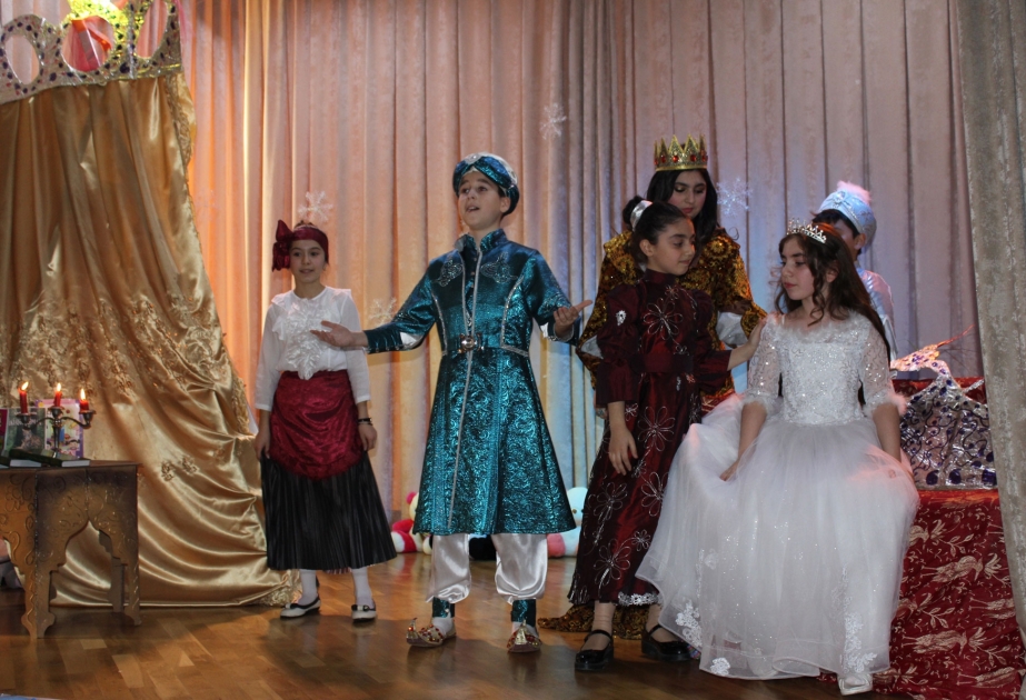 “Gənc aktyorlar” dərnəyi tamaşa təqdim edib