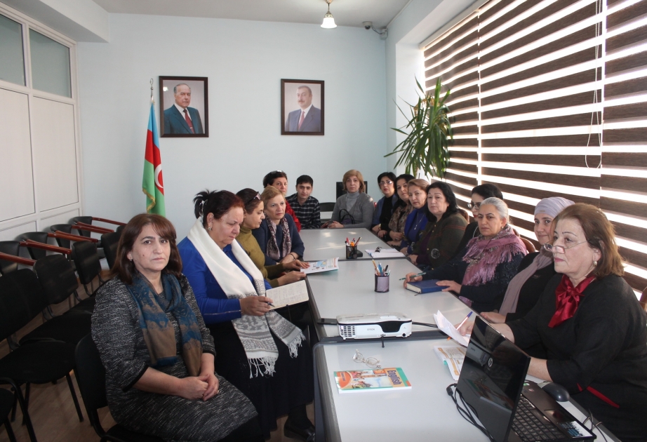 Ədəbiyyat və ingilis dili fənləri üzrə seminarlar təşkil olunub