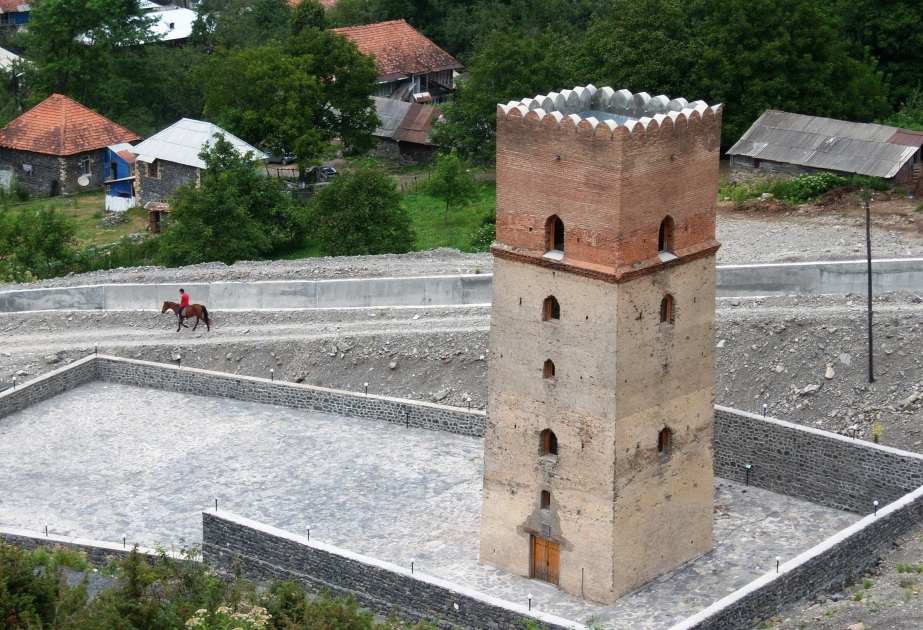 Ötən il İlisu kəndindəki “Sumuq qala” abidəsini 2500-dən çox turist ziyarət edib