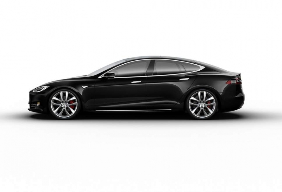 “Tesla” 3-cü modelinin sistemində nöqsan tapan hakerə 1 milyon dollar vəd edib