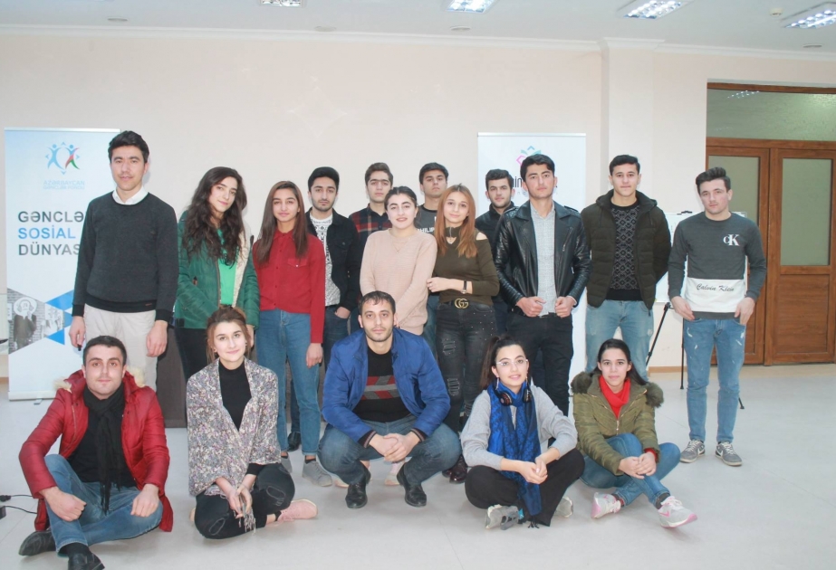 “Gənclərin sosial dünyası” layihəsinin təlimlərinə start verilib