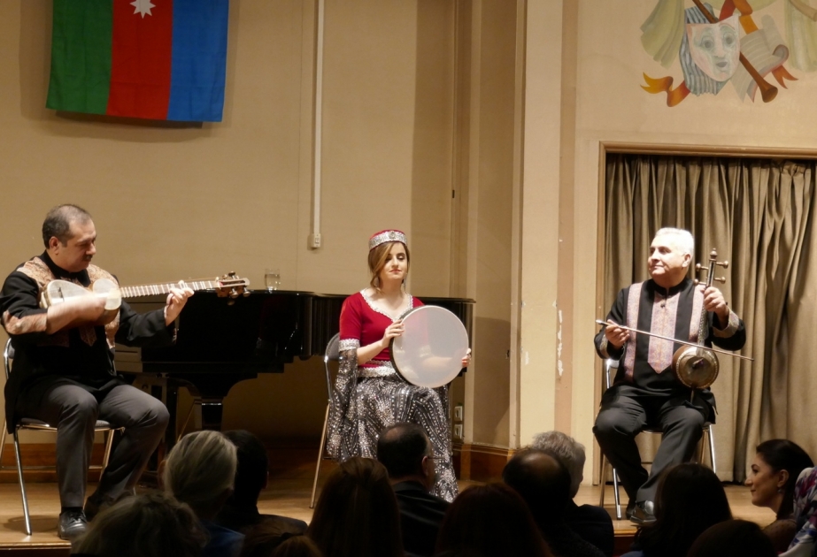 Lionda Azərbaycanda qadınlara səsvermə hüququnun verilməsinin 100 illiyi münasibətilə konsert keçirilib VİDEO