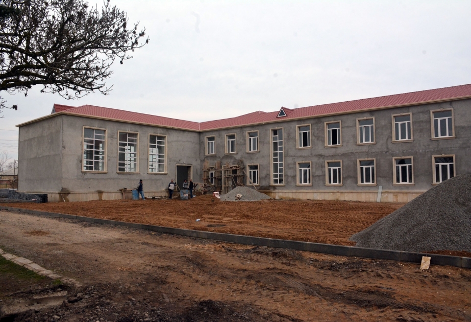 Salyanın Sarvan kənd tam orta məktəbində əsaslı təmir işləri aparılır