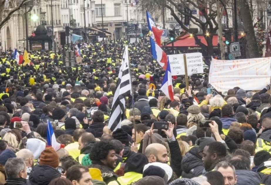 Fransada “Sarı jiletlər”in növbəti aksiyası keçirilir VİDEO