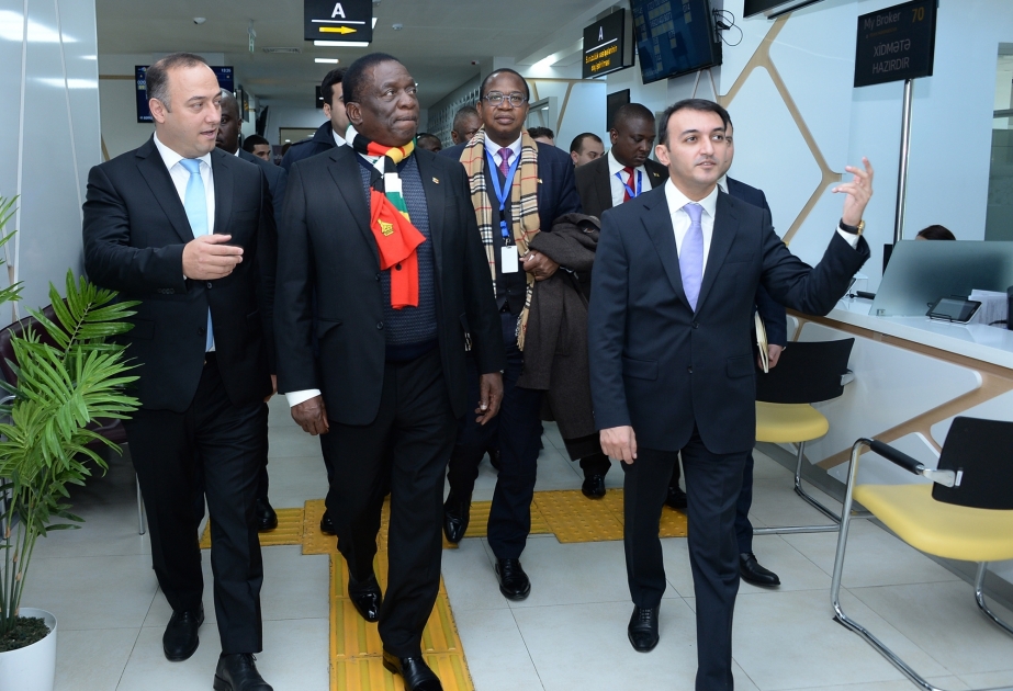 Präsident von Simbabwe besucht Bürgerservice “ASAN xidmət“