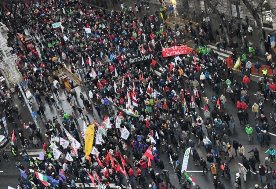 В Венгрии возобновились акции протеста
