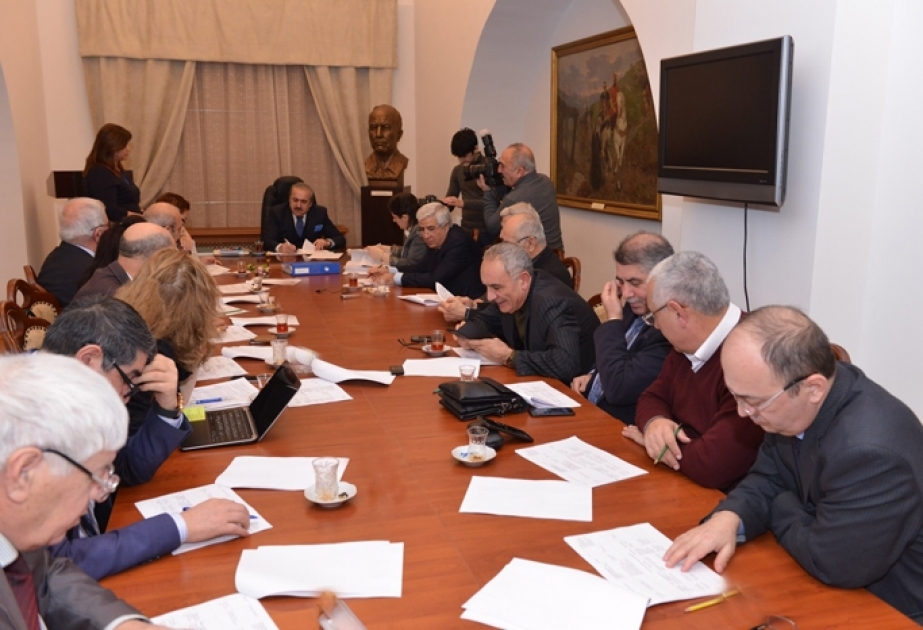 Filologiya Problemləri üzrə Elmi Şuranın iclasında 22 dissertasiya mövzusu təsdiqlənib