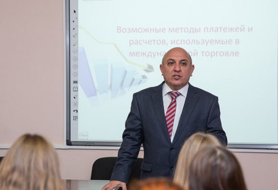 UNEC-in professoru Polok Dövlət Universitetində mühazirə deyib
