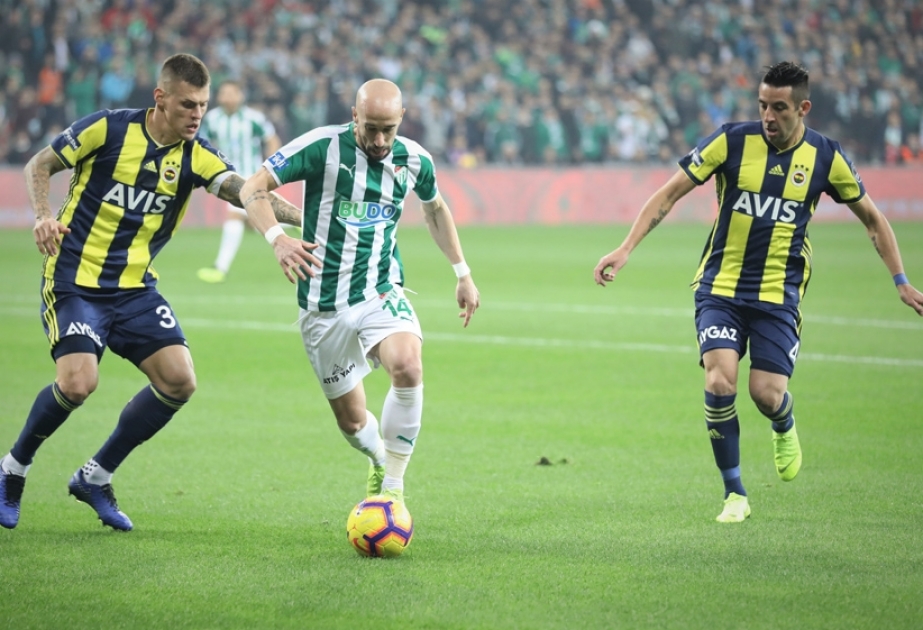 Türkiyə Superliqası: “Fənərbağça” komandası ikinci dövrəyə heç-heçə ilə başlayıb