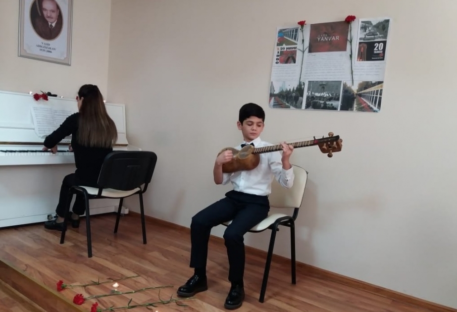Musiqi məktəbinin şagirdlərinin ifasında vətənpərvərlik mövzusunda əsərlər səsləndirilib