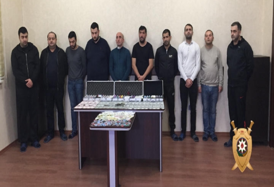 Bakıda qanunsuz fəaliyyət göstərən qumarxananın təşkilatçıları polis əməkdaşları tərəfindən saxlanılıblar VİDEO