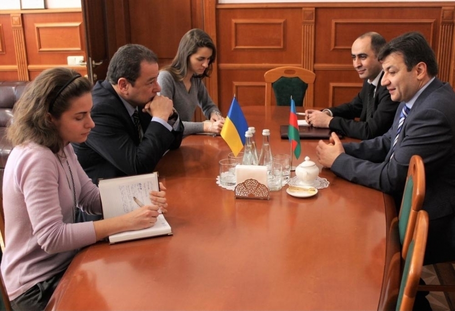 Se abordaron las relaciones de asociación entre las academias diplomáticas de Azerbaiyán y Ucrania