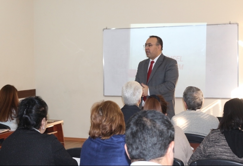 Səlcuq Universitetinin professoru UNEC-də