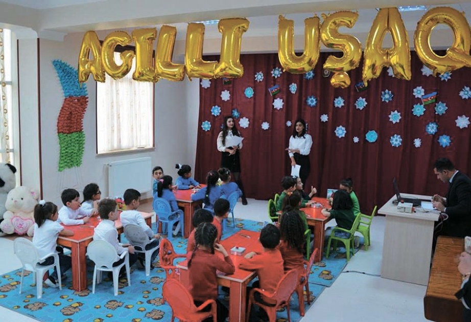 “Bənövşə” komandası “Ağıllı uşaq” əyləncəli intellektual oyununun qalibi olub