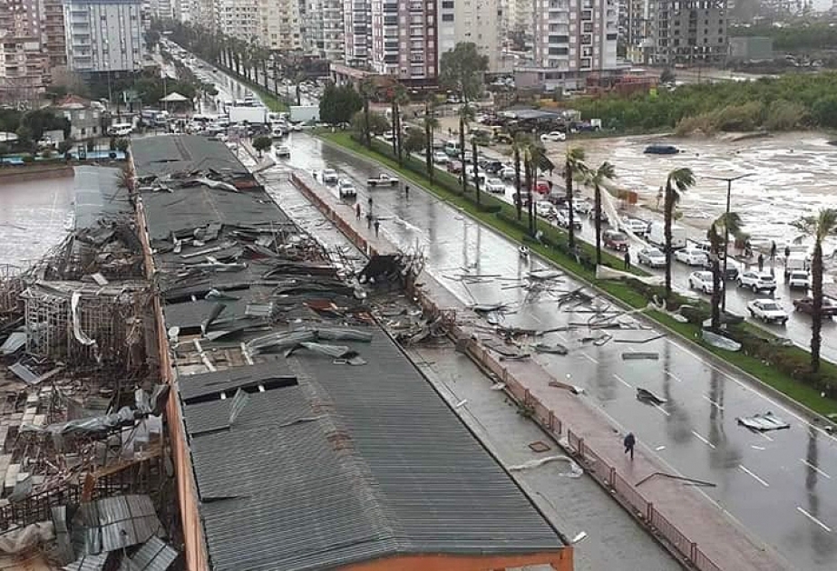 Antalyada qasırğa nəticəsində 1 nəfər ölüb