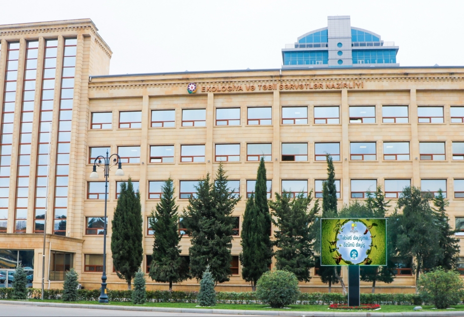 Ekologiya və təbii sərvətlər naziri Biləsuvar rayonunda vətəndaşların müraciətlərini dinləyib