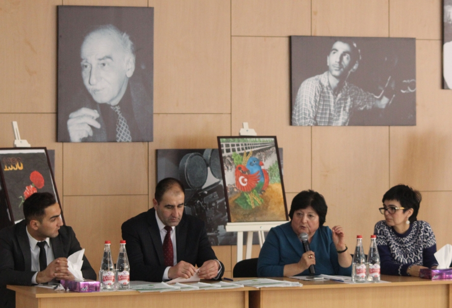 Məktəblilərin Respublika Yaradıcılıq Festivalı çərçivəsində təlimlər davam etdirilir