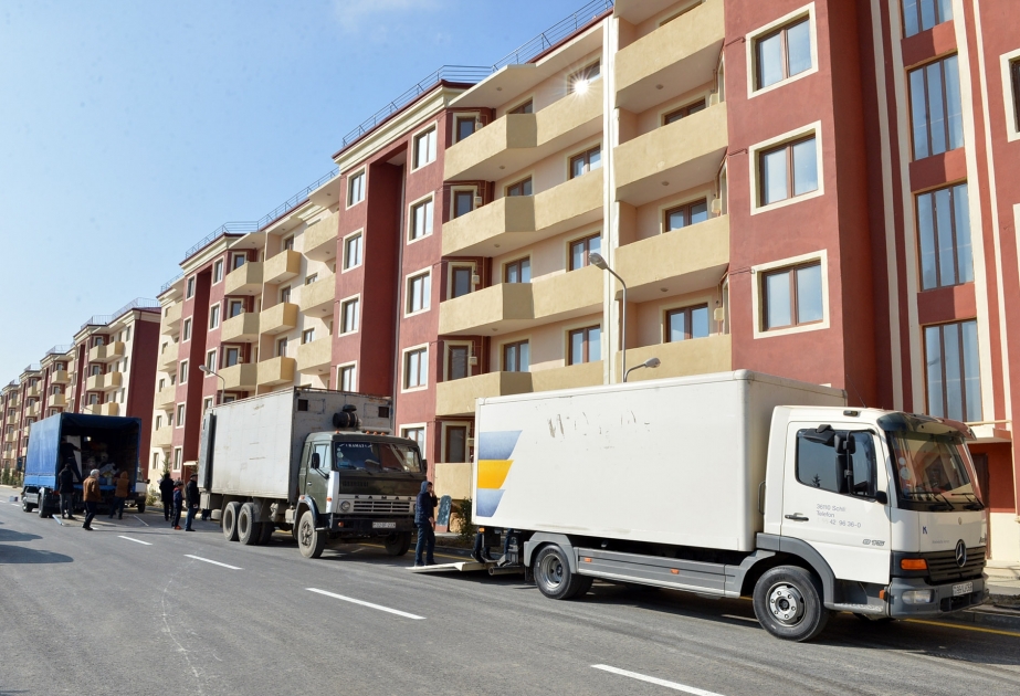 Ümid qəsəbəsi yeni sakinlərini qarşılayır