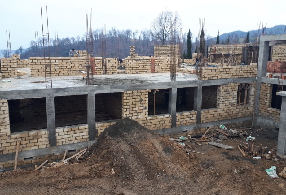 Astaranın Burzubənd kəndində 360 şagird yerlik yeni məktəb binası tikilir