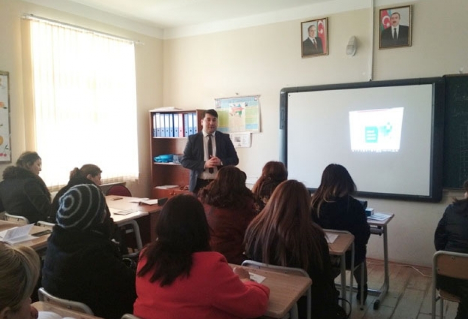 Nəzarətçi-müəllimlər yeni növ test imtahanlarının texnologiyaları barədə məlumatlandırılıb