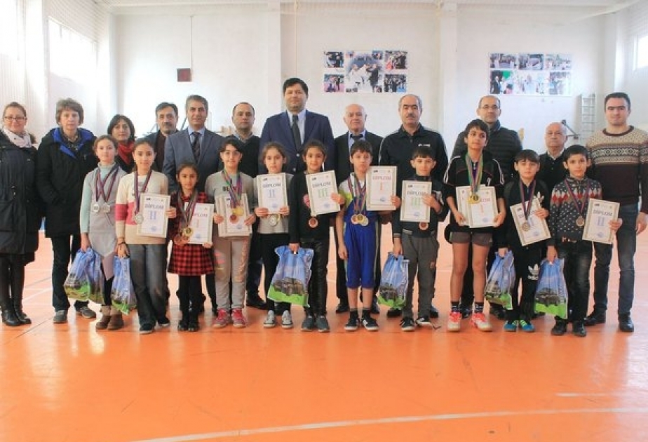 Badminton üzrə Bakı birinciliyinin qalibləri müəyyənləşib