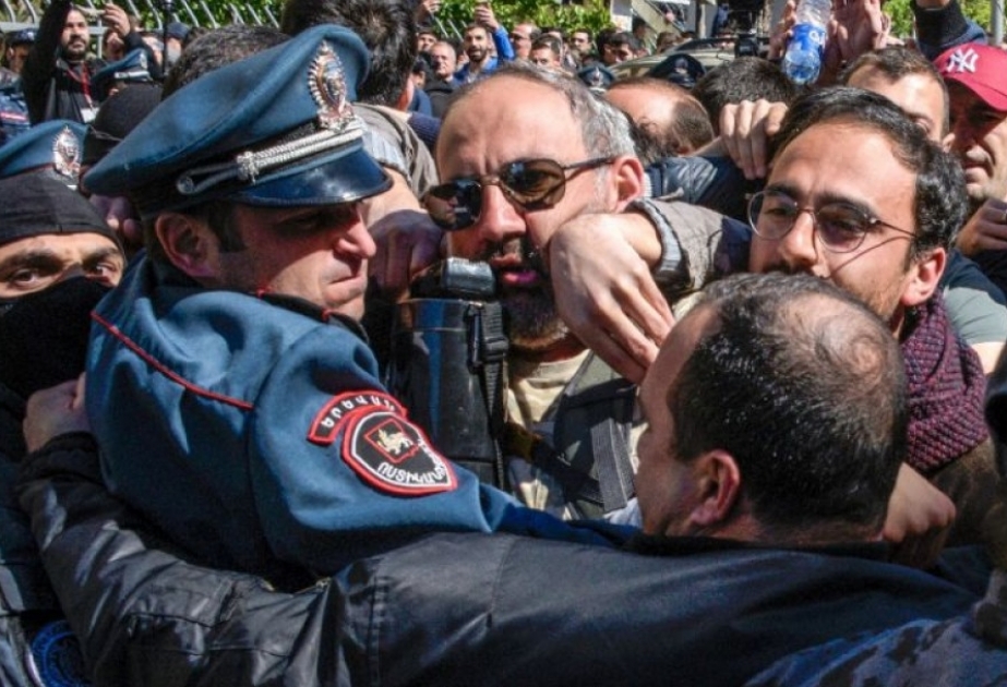 Ermənistanda elə bir sahə yoxdur ki, orada problem yaranmasın