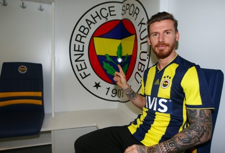 “Qalatasaray”la yollarını ayıran müdafiəçi digər İstanbul təmsilçisində