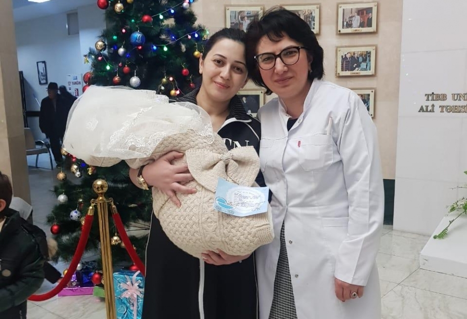 Qadın uzun intizardan sonra yenidən analıq sevincini yaşayıb
