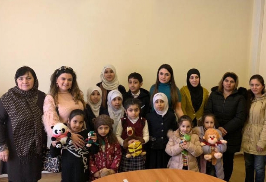 Könüllülər beş aztəminatlı ailəyə humanitar yardım göstərib