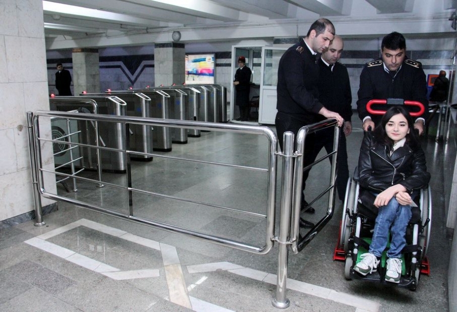 Əlil və sağlamlığı məhdud insanların metrodan istifadəsi asanlaşdırılır