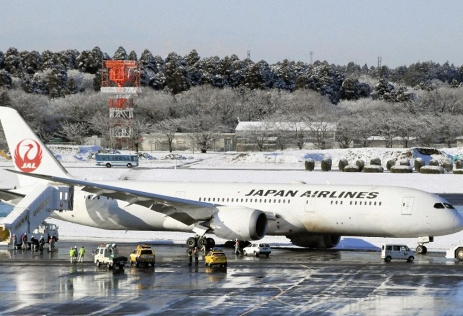 Tokionun “Narita” aeroportunda təyyarə uçuş-enmə zolağından kənara çıxıb