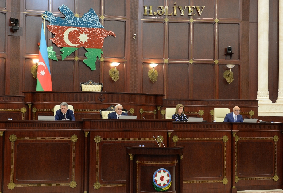 Se celebra la primera reunión plenaria de la sesión de primavera del Parlamento Nacional de Azerbaiyán