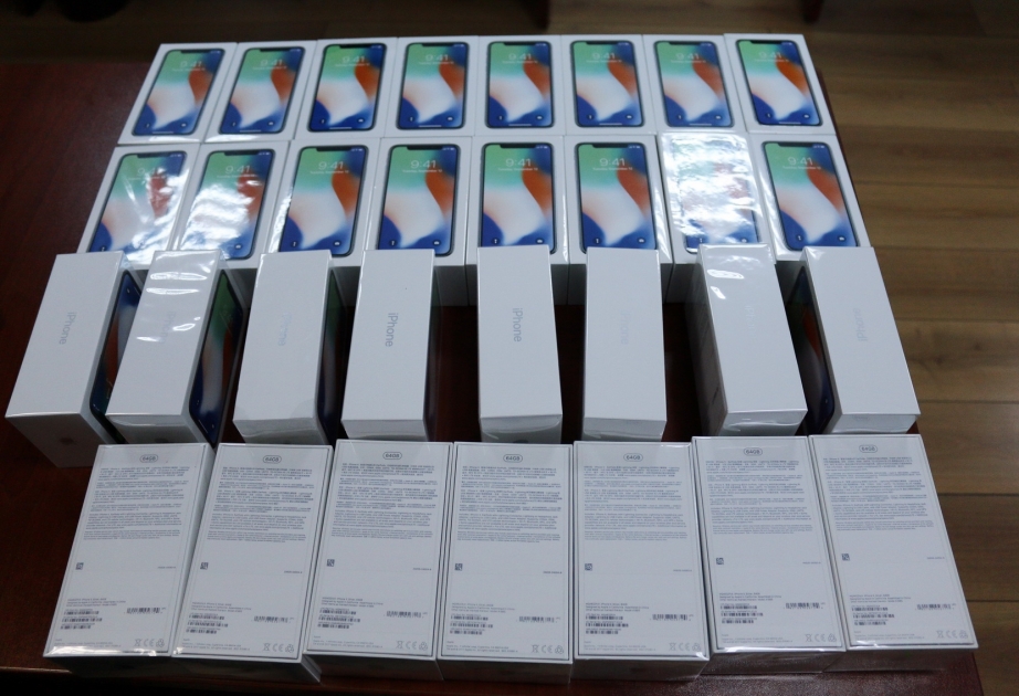 31 ədəd “iPhone X”in qanunsuz yolla ölkəyə gətirilməsi cəhdinin qarşısı alınıb