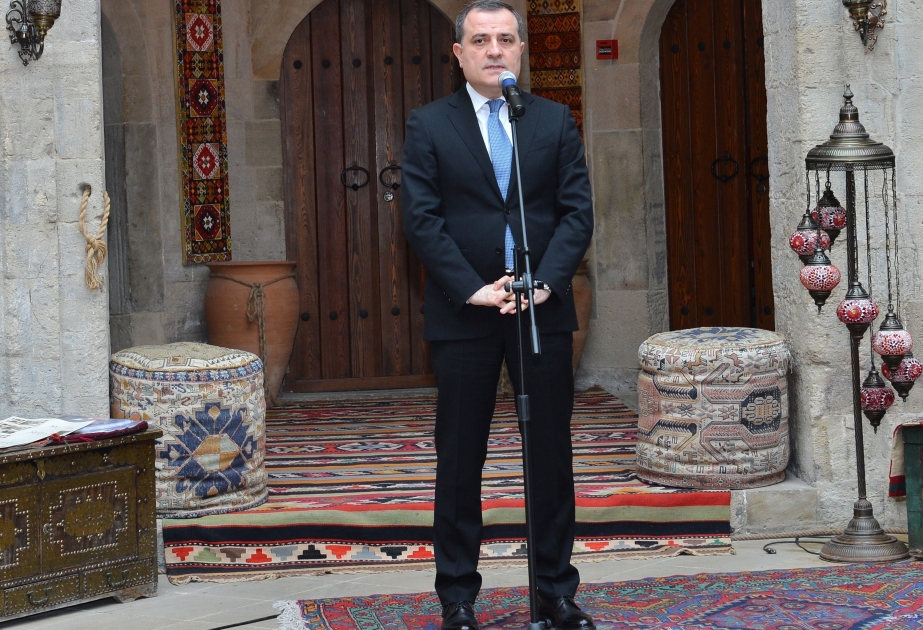 Müəllimlik ixtisasına maraq ilbəil artır