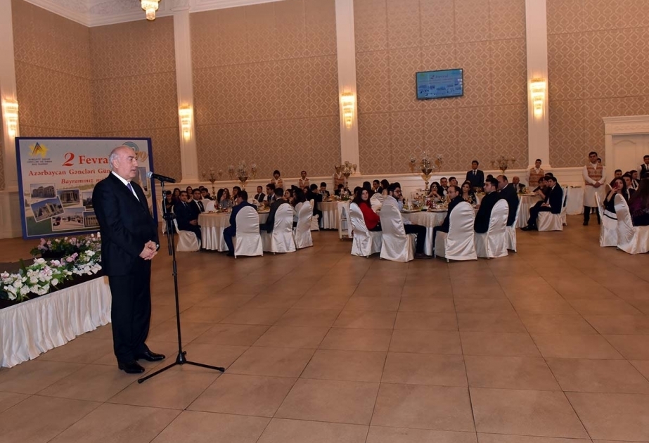 По случаю праздника награждена группа молодежи Сумгайыта